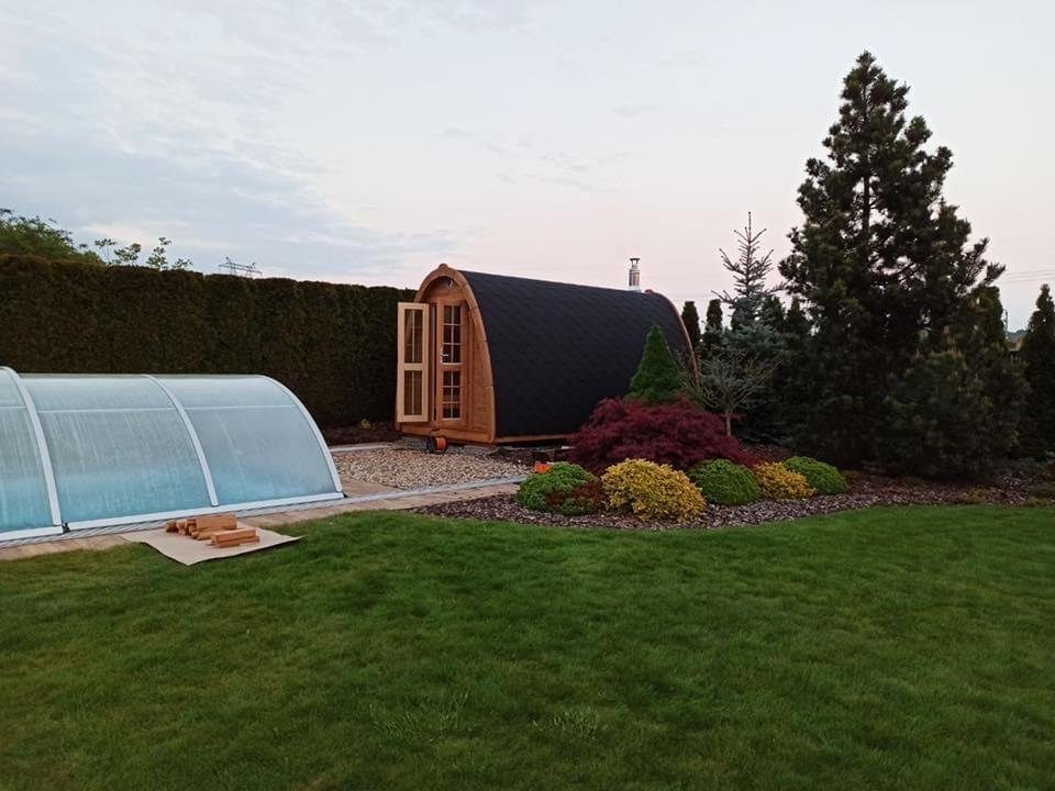 JVmoebel Saunahaus Holzsauna für 2-4 Personen mit hochwertiger Verarbeitung