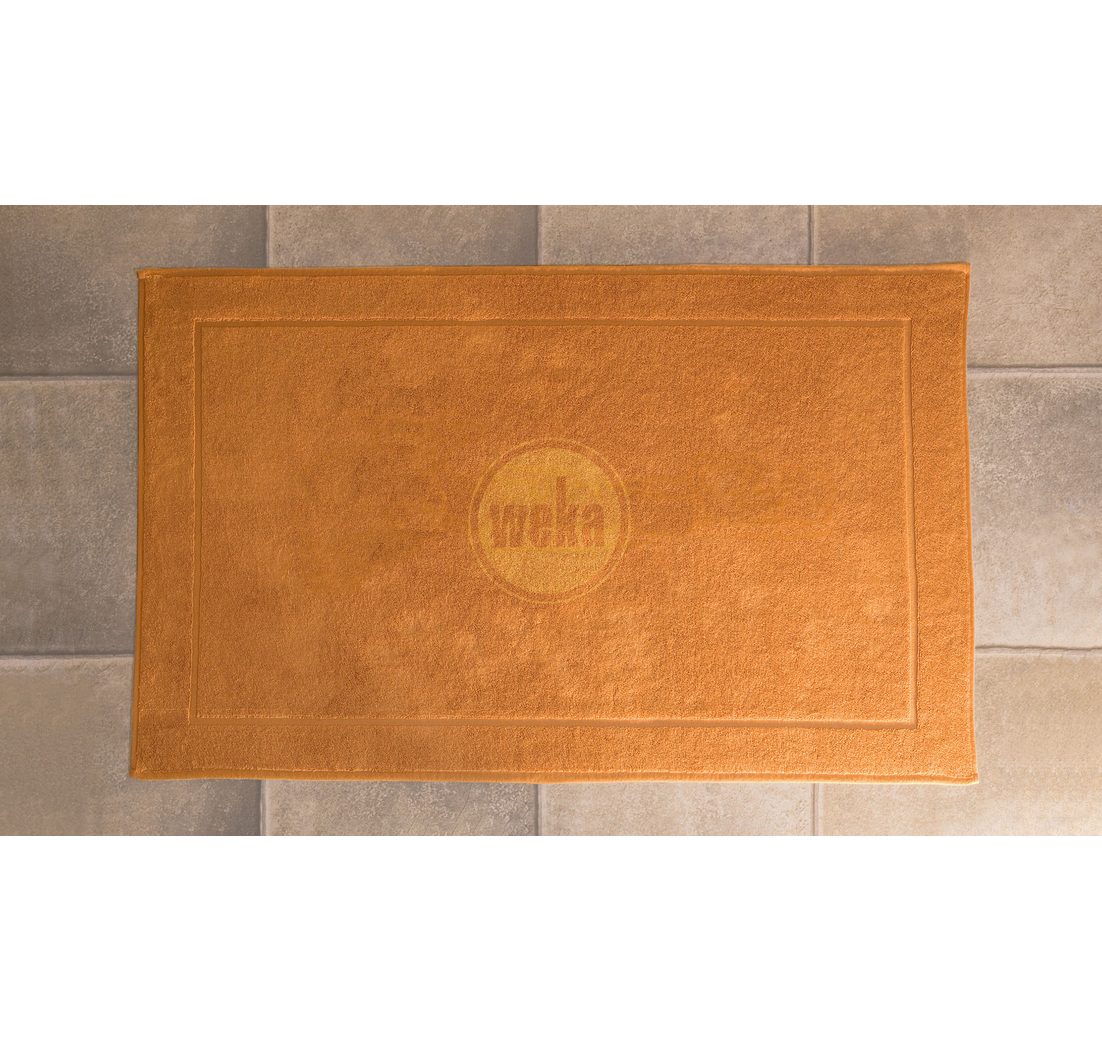 langes Fensterelement inDer Front